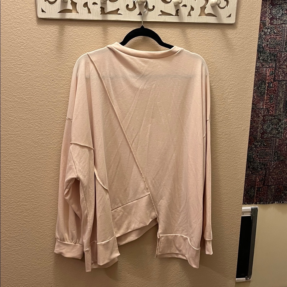 Bibi Women's Blush Pink Sweatshirt
NWOT - Picture 3 of 3